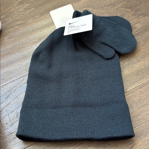Nike 2pc.Toddler Beanie Hat/Mittens Set,embroidered logo, stretch,warm,winter - Picture 3 of 5